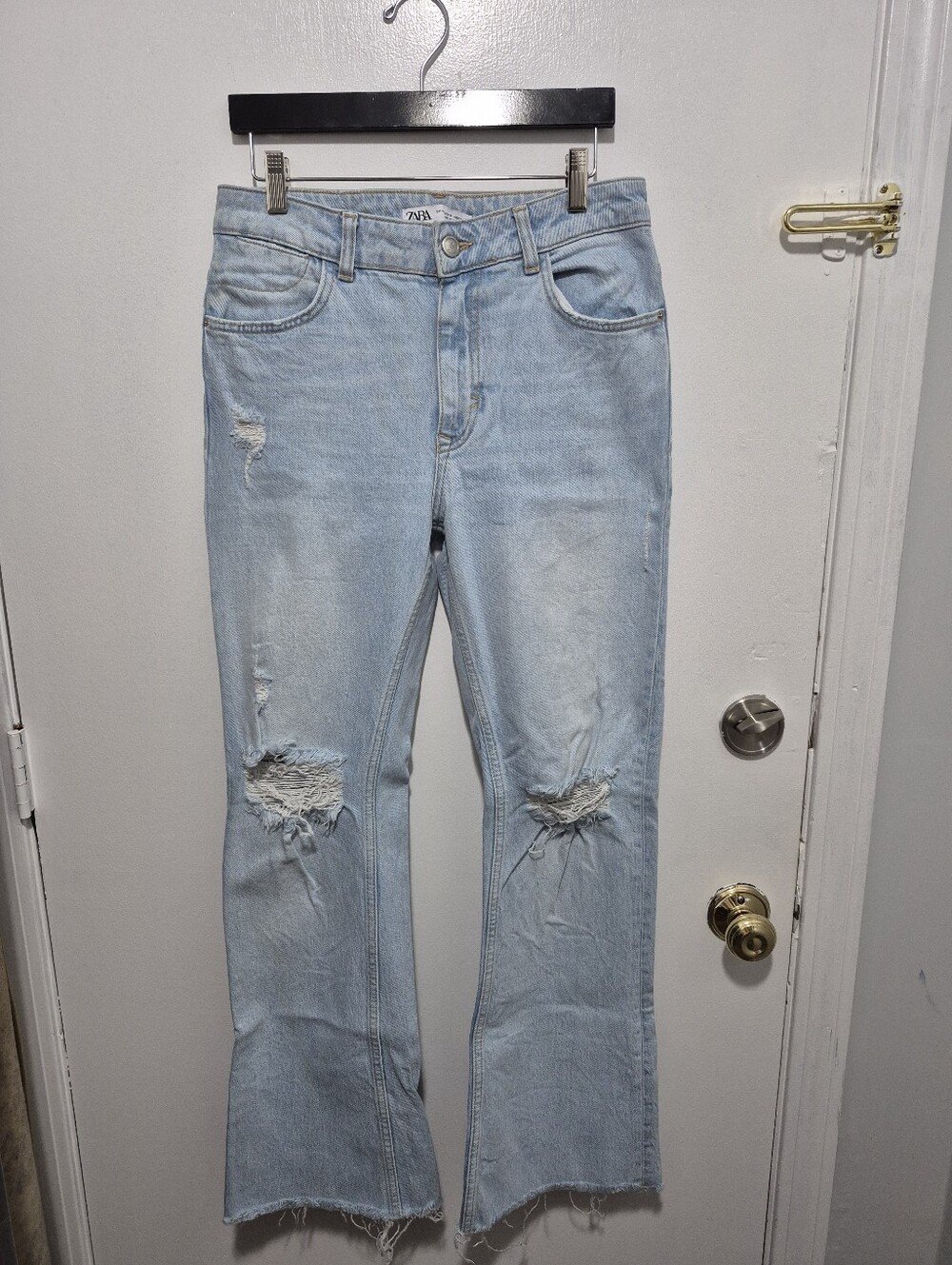 Zara Flare Jeans - SIZE 6 Light Wash High-Rise, Distressed, Summer Denim